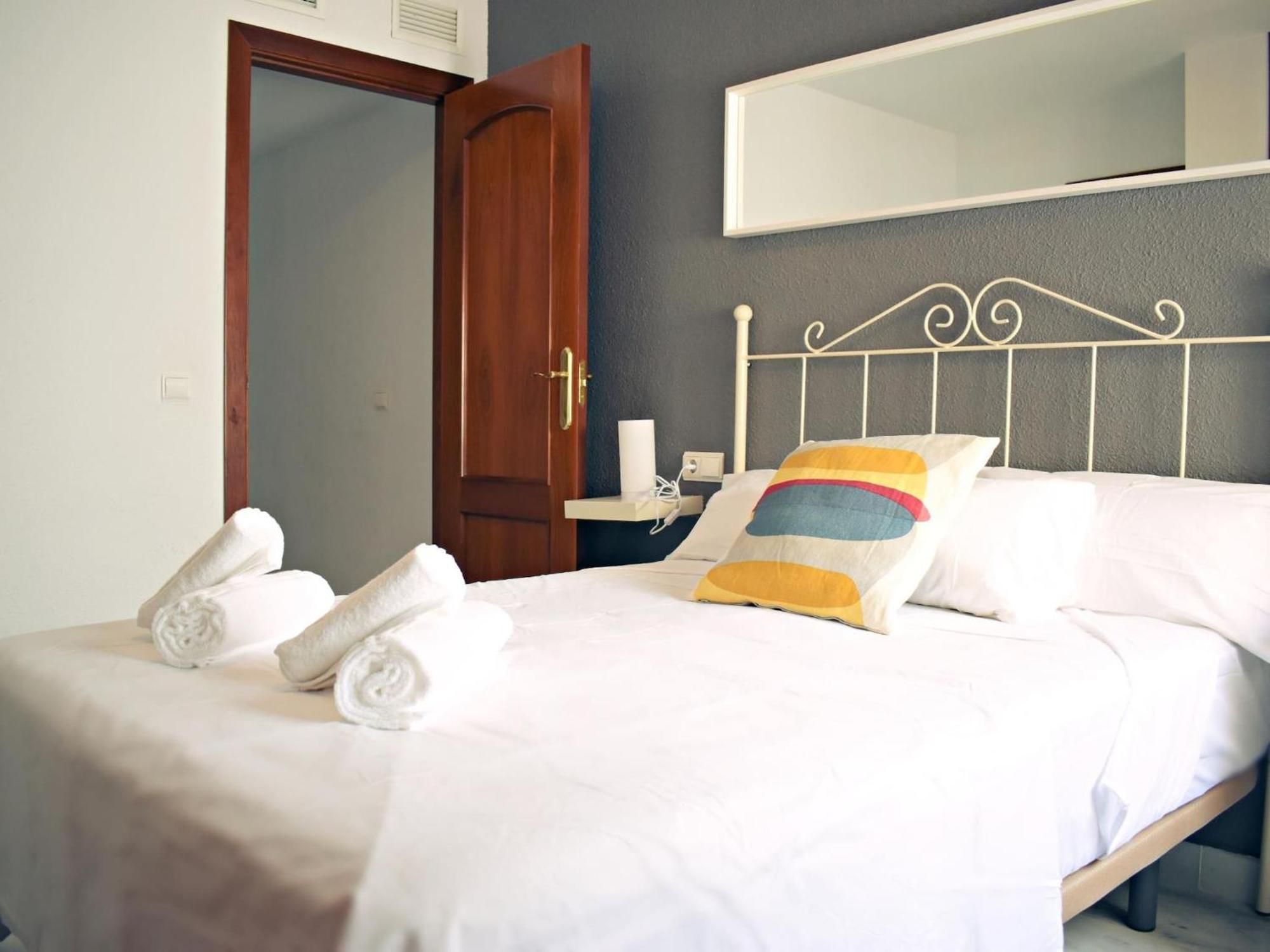 Fabuloso Apartamento Junto Al Soho Con Parking Privado Malaga Exterior photo