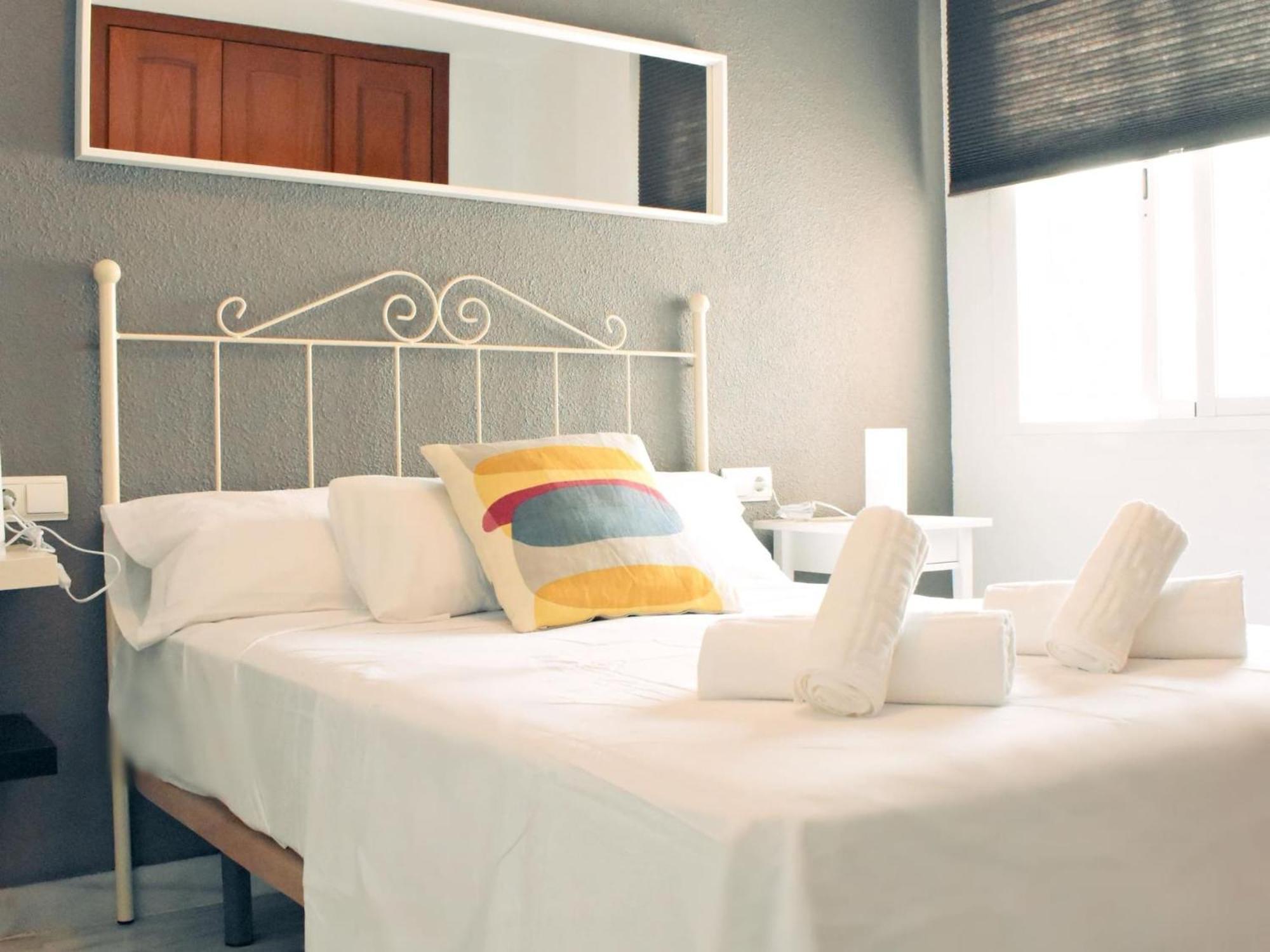 Fabuloso Apartamento Junto Al Soho Con Parking Privado Malaga Exterior photo